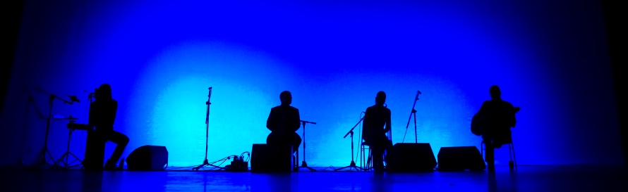 Un grupo jovenes musicos flamencos y muy profesionales